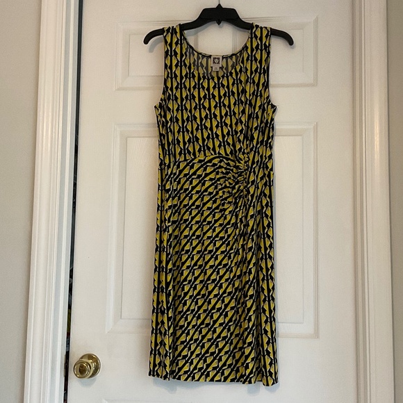 size PM, bust is up to 38” inches, Anne Klein wrap dress, like new condition - Picture 3 of 10